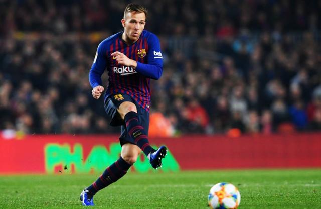 La force physique devient la planche courte d'Arthur